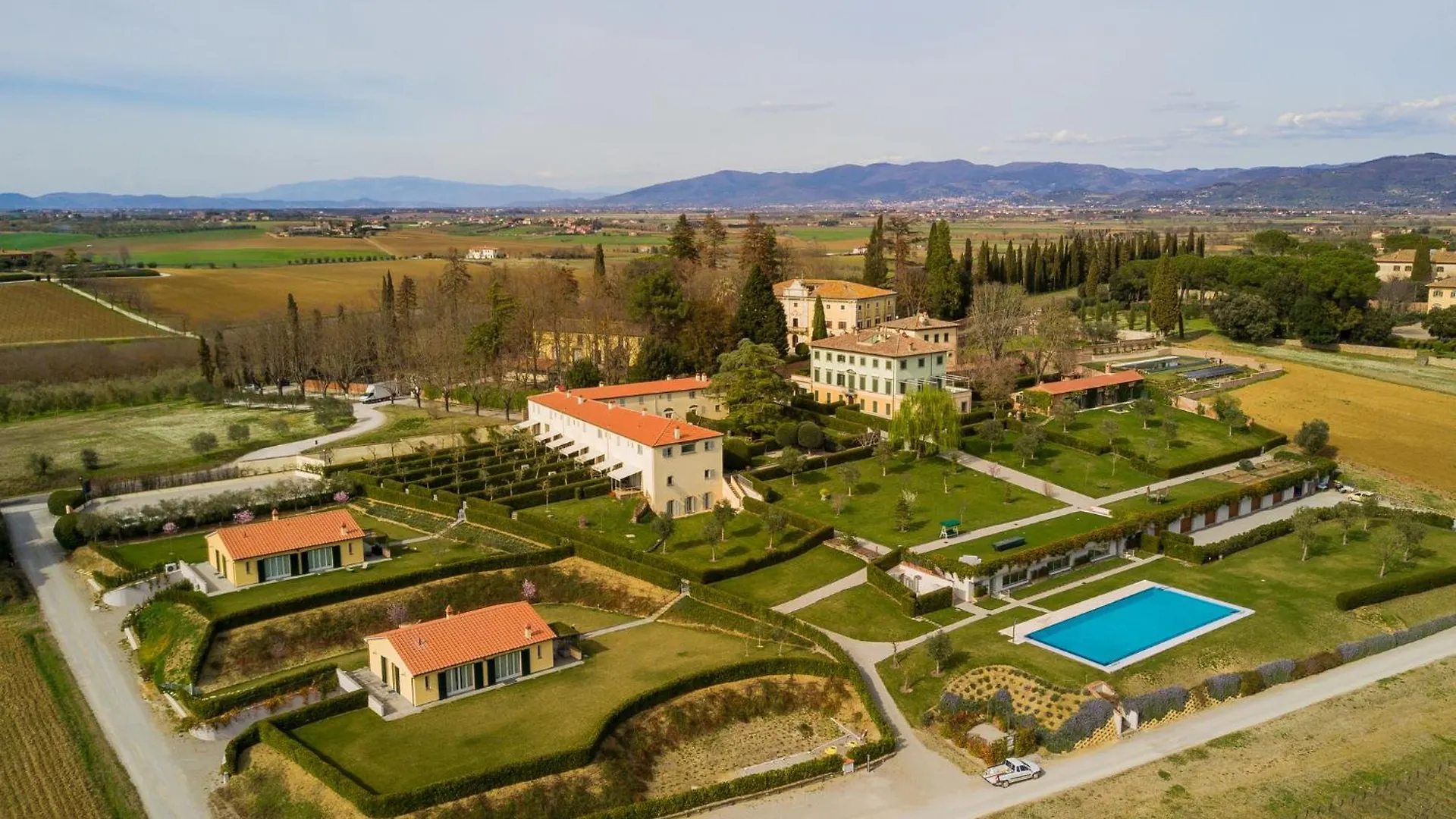 Resort Borgo Syrah Cortona 4*,  Italië